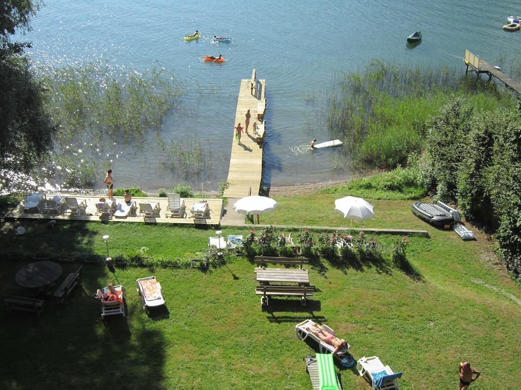 Seehaus Karantanien Am Ossiacher See Buitenkant foto