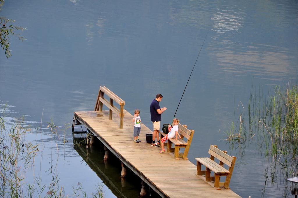 Seehaus Karantanien Am Ossiacher See Buitenkant foto